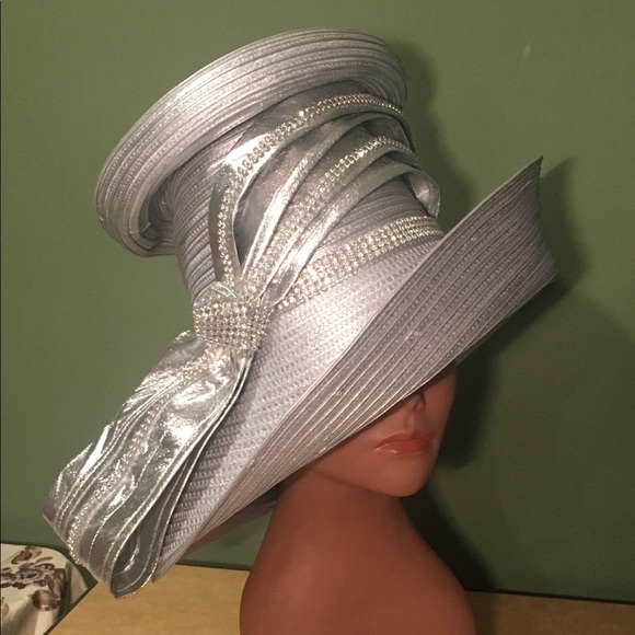 NEW CHARM NY SILVER HAT w Sparkling Rhinestones Church Derby Ascot - Picture 1 of 8